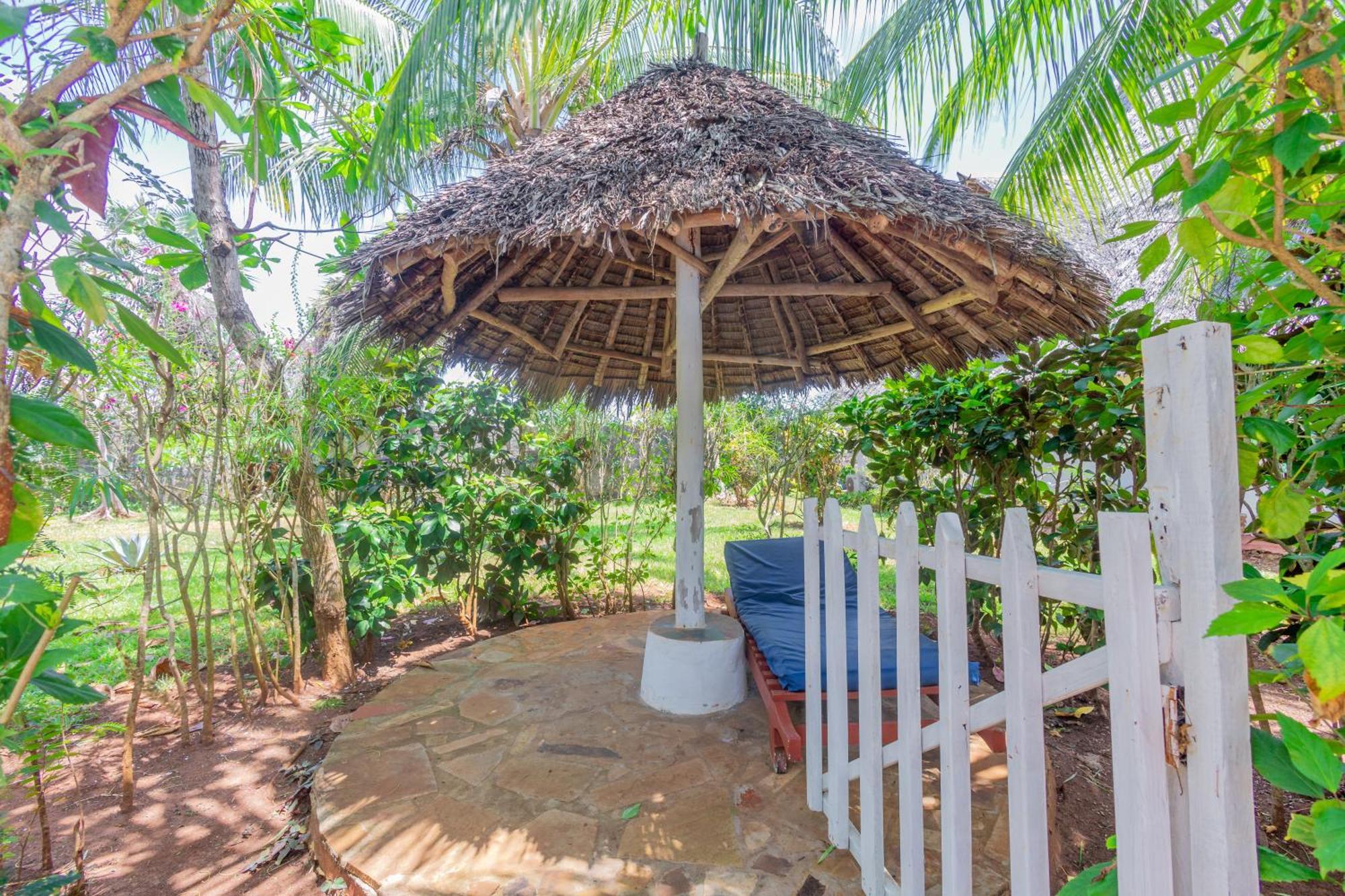 Villas Dora And Holly Diani Beach Exterior photo