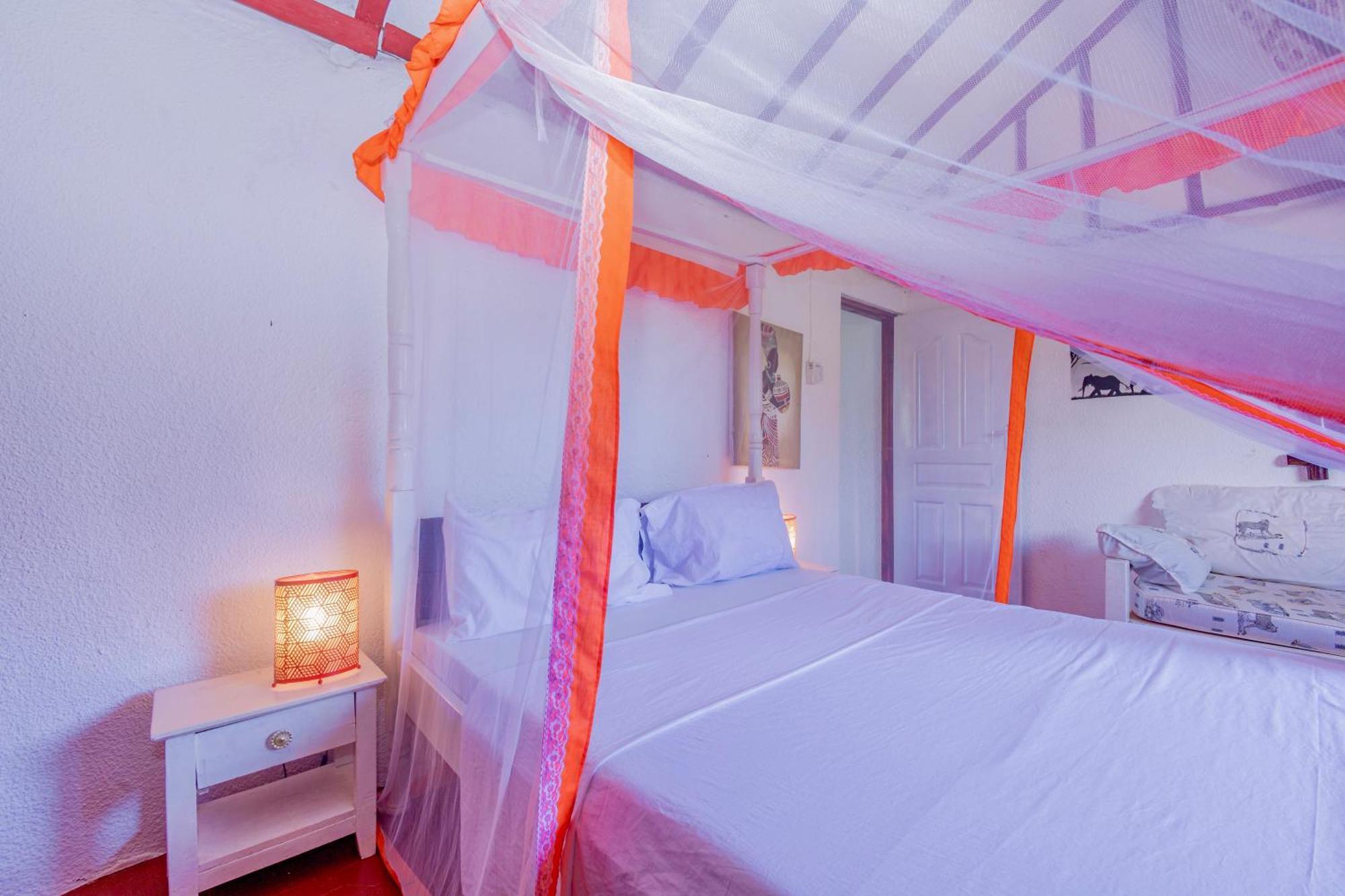 Villas Dora And Holly Diani Beach Exterior photo