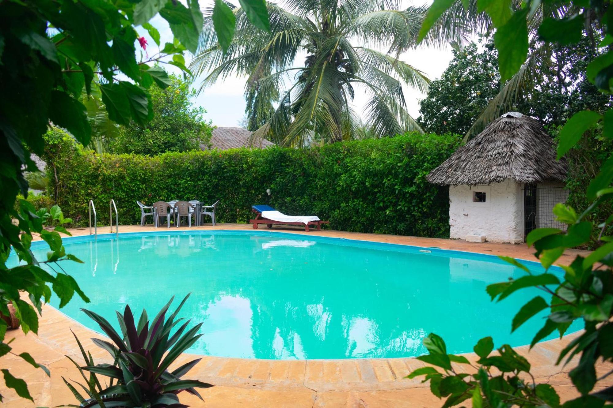 Villas Dora And Holly Diani Beach Exterior photo